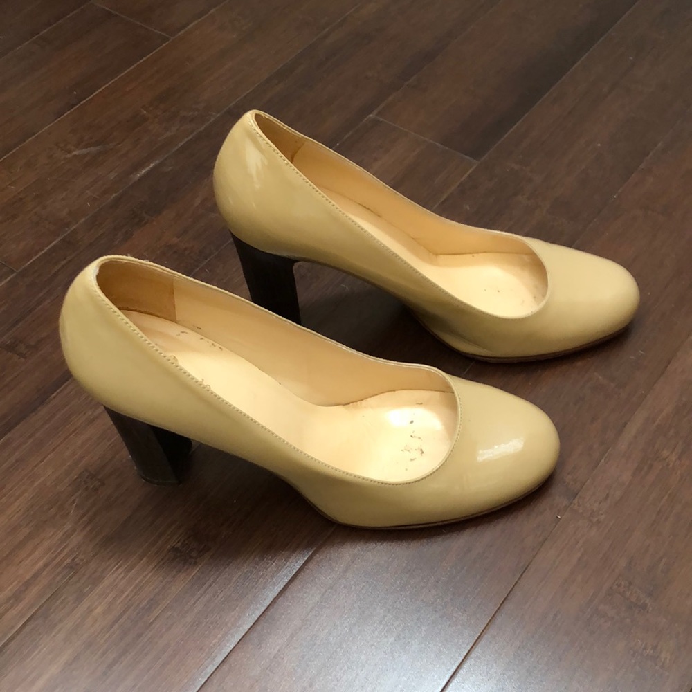 Kate Spade light camel patent leather pumps
